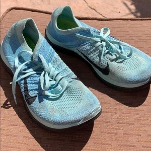 Nike free 4.0 fly knit sz 7.5 blue tones tennie
